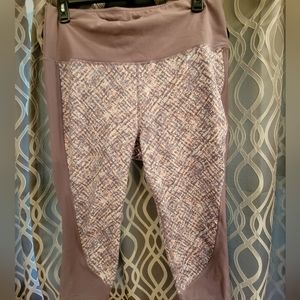 MTA sport crop leggings. Size 1x